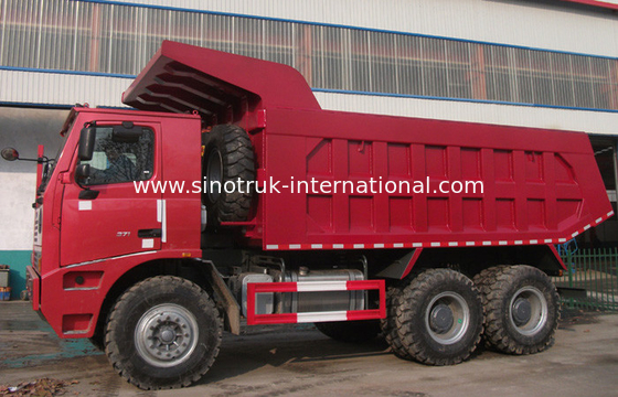 Xe chuyên dụng SINOTRUK HOWO chuyên chở hàng với động cơ WD615.47 371HP