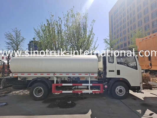 SINOTRUK Xe bồn nước nhẹ LHD 5-8CBM Phạm vi phun rộng