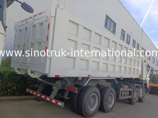 Chiếc xe tải SINOTRUK HOWO 400HP 12 bánh LHD 31 tấn 20-30CBM