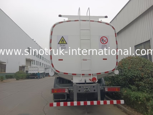 SINOTRUK HOWO Đỏ dầu Tank Truck 400HP 8 × 4 12 bánh xe dung lượng cao