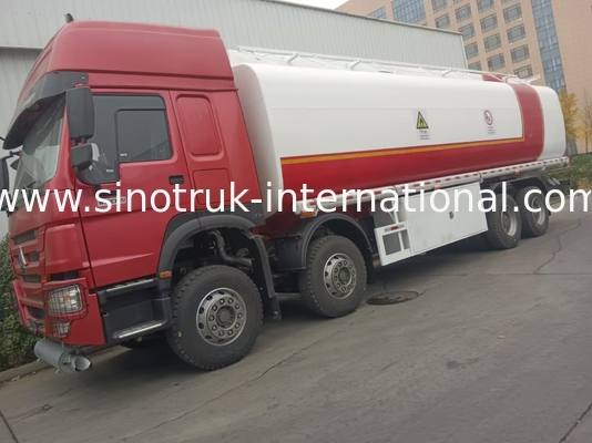 SINOTRUK HOWO Đỏ dầu Tank Truck 400HP 8 × 4 12 bánh xe dung lượng cao