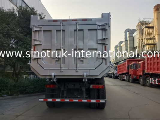 Chiếc xe tải SINOTRUK HOWO 400HP 12 bánh LHD 40Tons 30CBM ZZ3317V3567B1