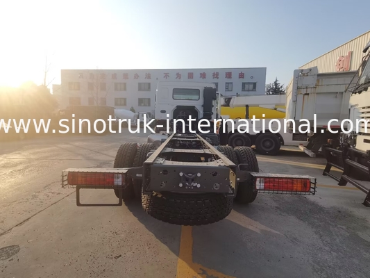 SINOTRUK HOWO LHD 6X4 400HP Chassis xe chở dầu nước