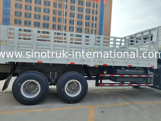 Howo Full Drive Cargo Box Truck 400 HP 4 trục
