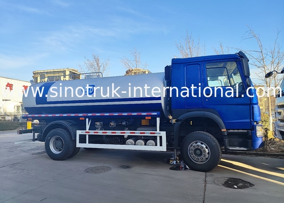 SINOTRUK HOWO 4x2 300HP Chassis màu xanh với thân xe bể nước 10m3