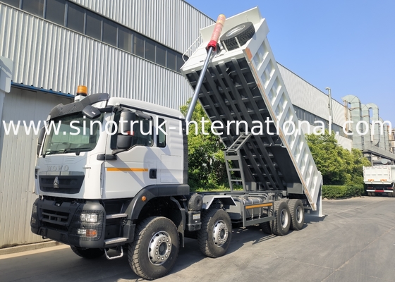 Máy chở xe tăng dầu 300L cho các giải pháp vận chuyển hạng nặng