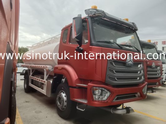 SINOTRUK Oil Transport Hohan Truck With Manhole Cover and Breath Valve 10000L Volume