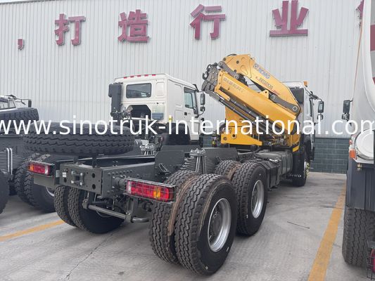 SINOTRUK Truck Mounted Cranes Equipment 12 Tons XCMG For Lifting 6X4  Knuckle Boom Crane Yellow, eye-catching, Military bumper