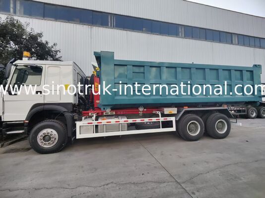 Xe tải rác SINOTRUK với cánh tay móc 20 tấn HYVA, khung gầm 43 chiều và khối lượng container tùy chỉnh