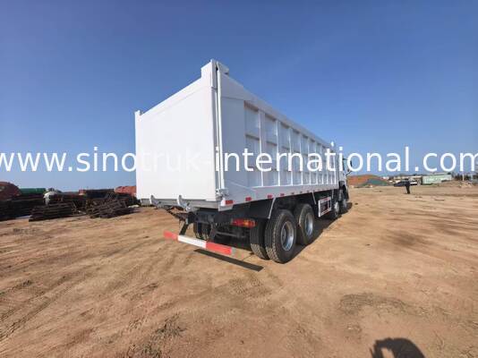 Chiếc xe tải tải trọng với công suất tải 40-50 tấn, động cơ diesel 375 mã lực và chiều dài hộp hàng 7300mm