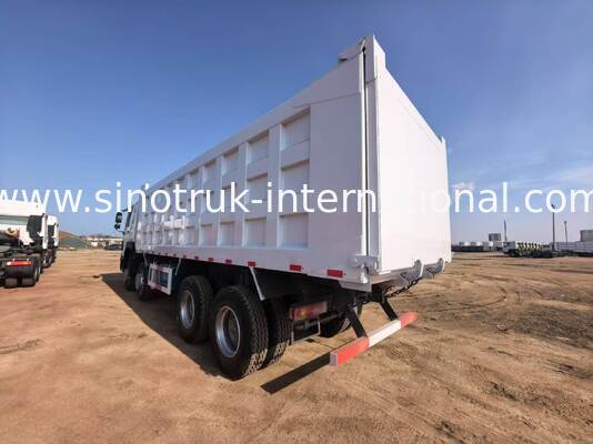 Chiếc xe tải tải trọng với công suất tải 40-50 tấn, động cơ diesel 375 mã lực và chiều dài hộp hàng 7300mm