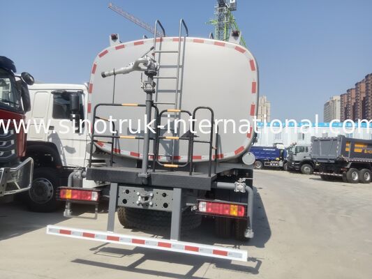 Sinotruk Howo máy phun nước xe bể nước 10-25CBM 6 X 4 Euro 2 371HP trắng
