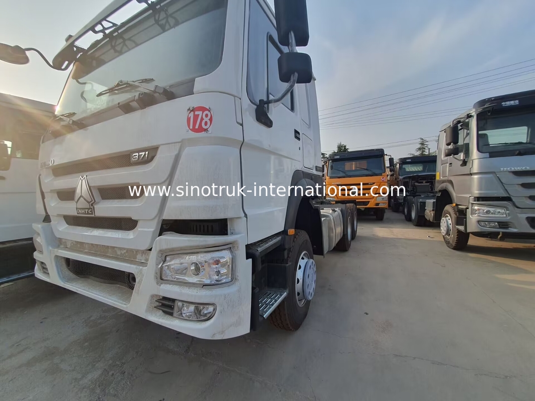 HOWO A7 xe tải kéo cũ LHD 6X4 Euro 2 371 HP với lái thủy lực hỗ trợ điện màu trắng