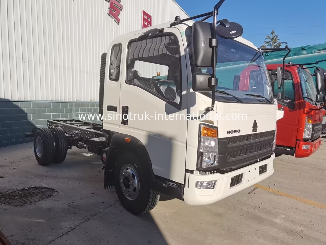 HOWO Hàng hóa nhỏ vận chuyển xe tải hạng nhẹ hai chỗ ngồi một chỗ với A / C khung gầm LHD