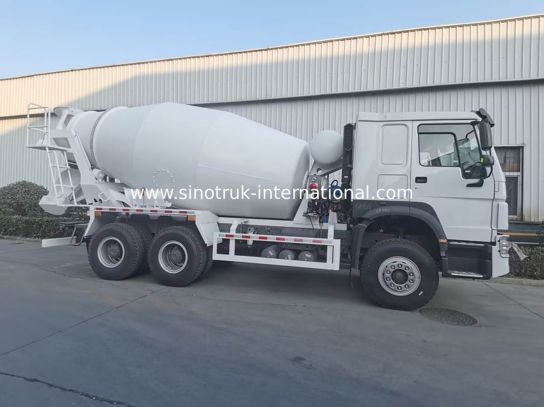 Sinotruk Howo Xe tải trộn bê tông 380HP 6-10CBM 6 X 4 Euro 2 Nhà máy trộn RHD