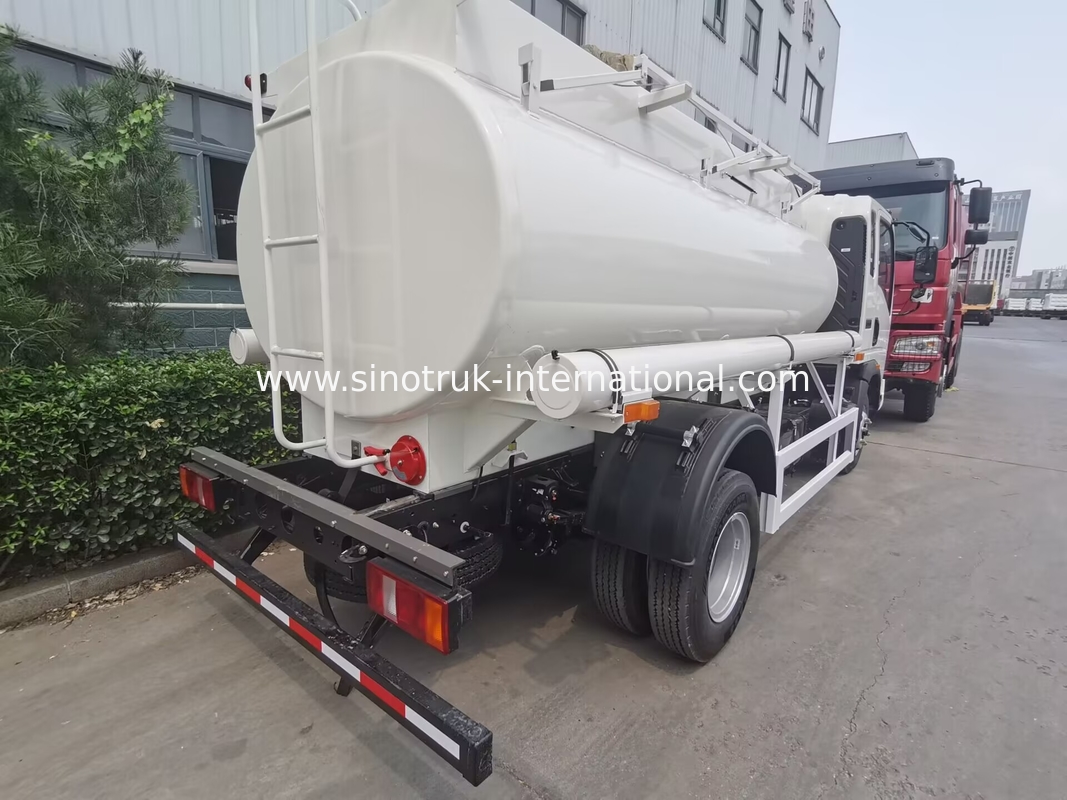 SINOTRUK HOWO 4X2 6 bánh xe Tank Oil Truck 5-6CBM Thùng đơn với bộ đo lưu lượng