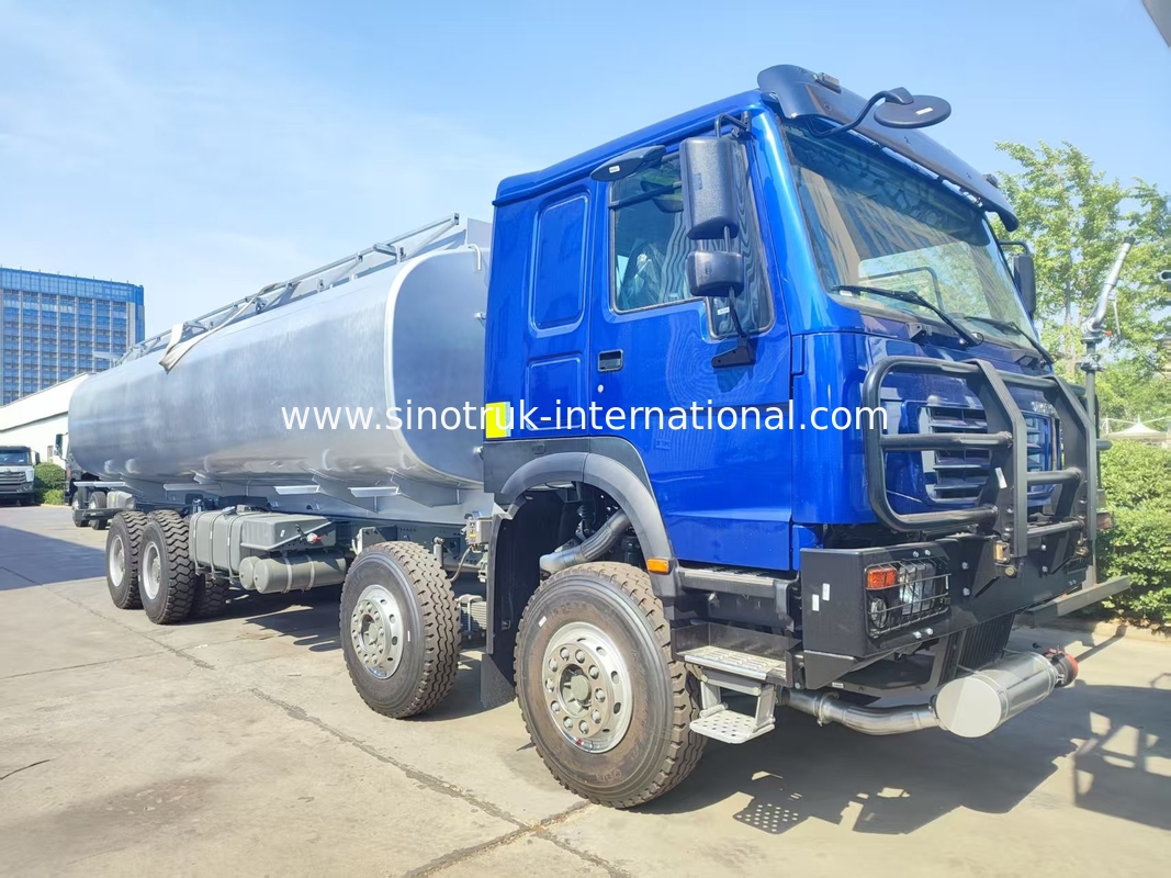 Heavy-Duty HOWO 8 * 4 400HP LHD Fuel Truck 40CBM Hệ thống tăng kép cho phân phối nhiên liệu đường dài