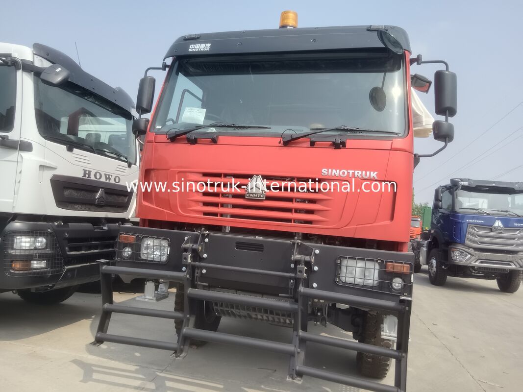 Xe ben HOWO 6*6 dẫn động bốn bánh màu đỏ 430HP với cabin Ghost-Face
