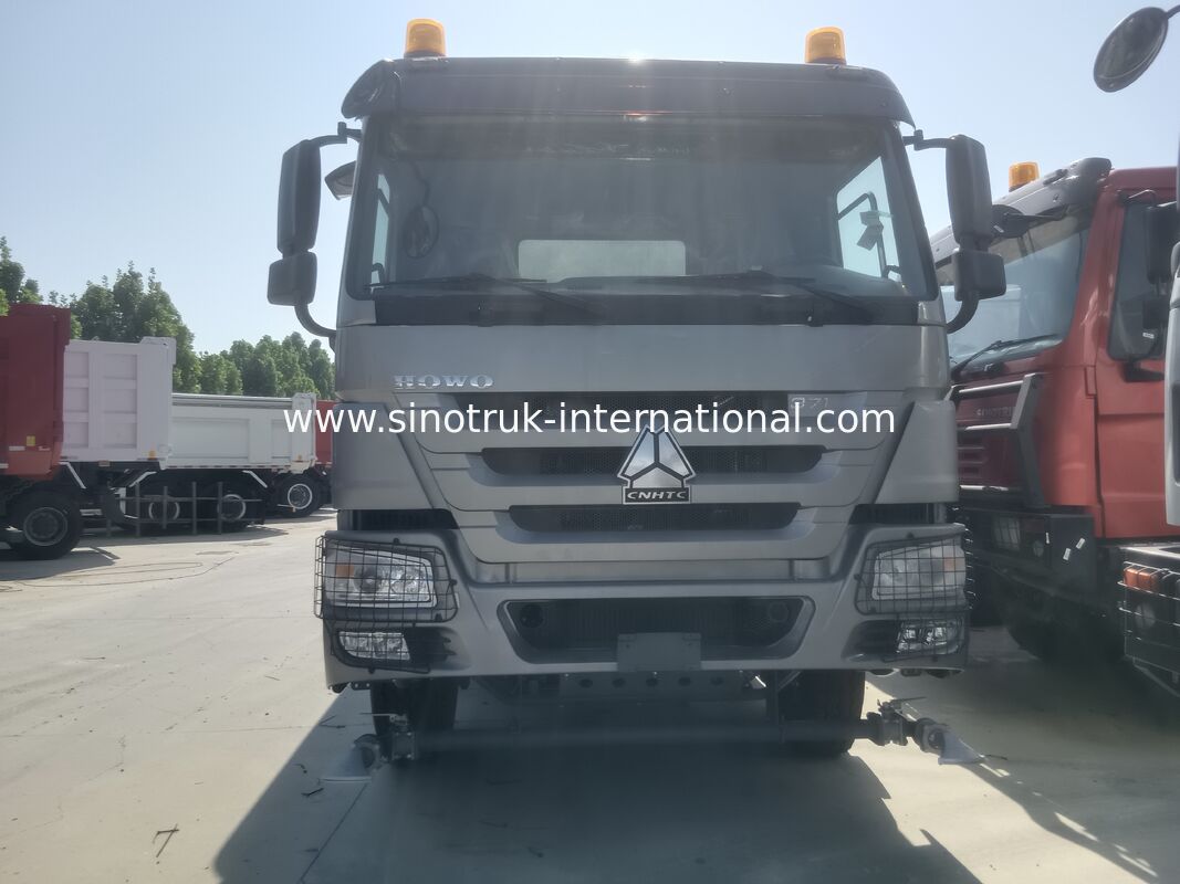 Sinotruk Howo máy phun nước xe bể nước 10-25CBM 6 X 4 Euro 2 371HP trắng
