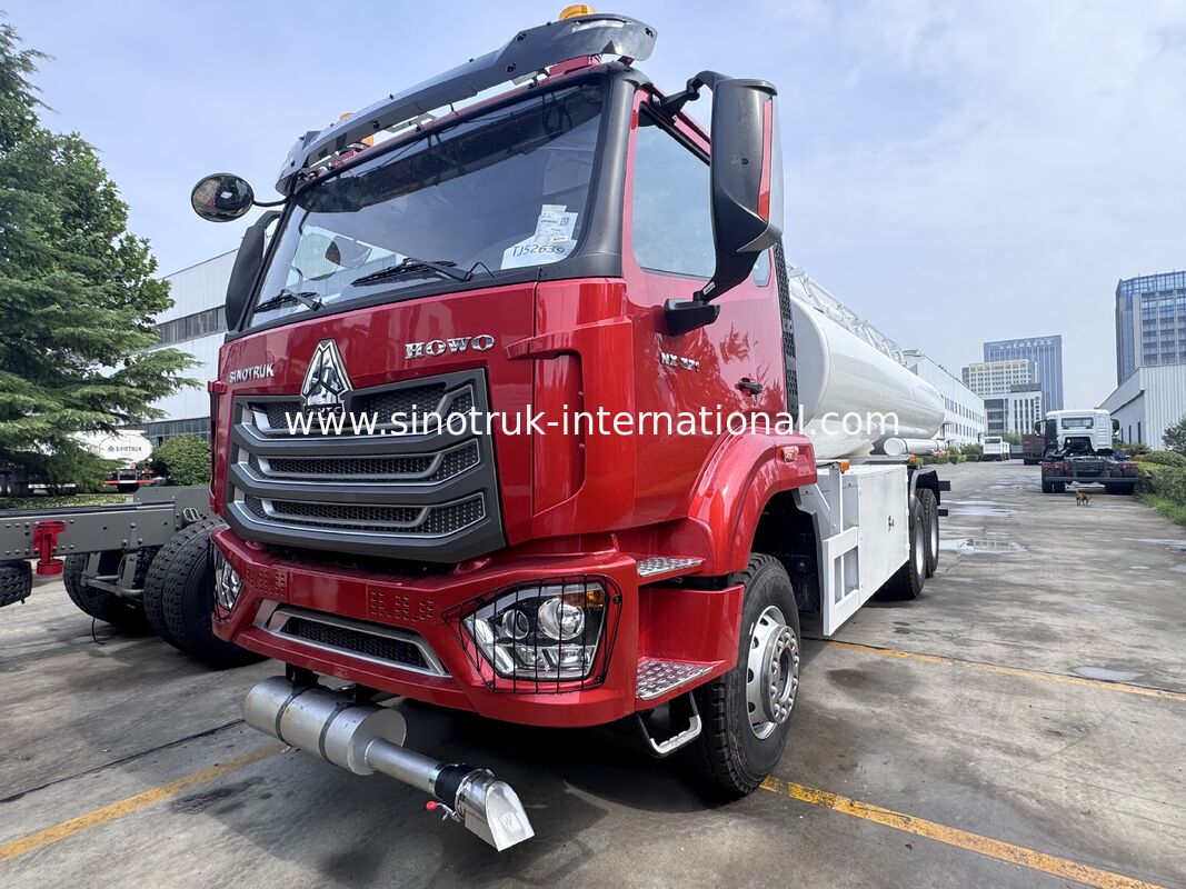 SINOTRUK HOHAN 6×4 Oil Tank Truck 371HP 20CBM Color Can Be Customized Efficient transportation