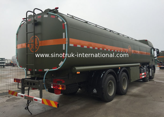 Stable Fuel Tanker Truck SINOTRUK HOWO 30 - 40 Tons For Oil Transportation 8X4 RHD